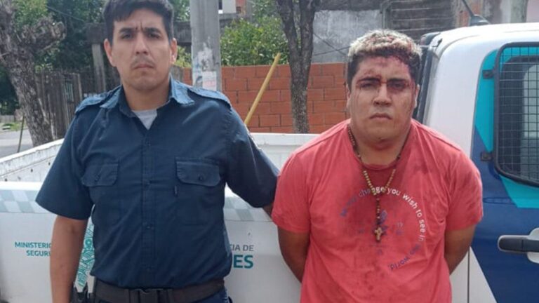 Insólito: detuvieron a un ladrón que robó un auto mientras estaban en vivo