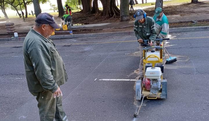 Costanera Oeste: instalan manda peatones para evitar picadas