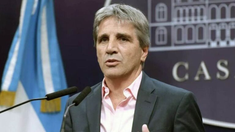 Cuántos miles de millones de dólares recibirá el Gobierno hasta mediados de año