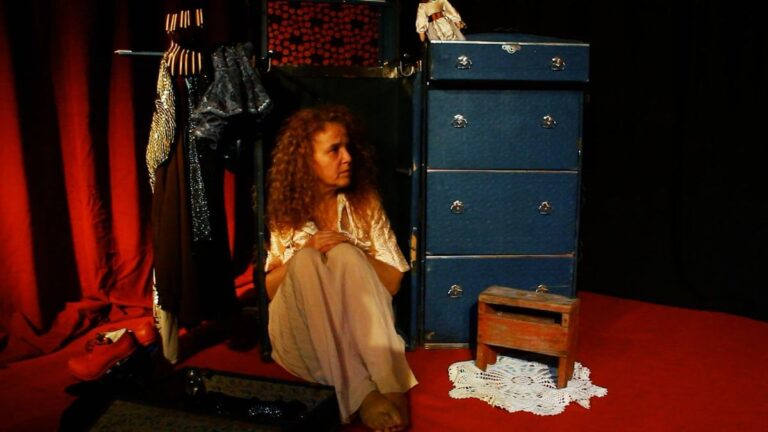 La obra «La rota madre que te parió» explora los límites de lo que puede decir un cuerpo