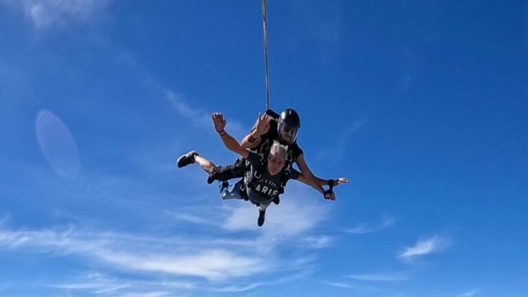 Paracaidismo en Rosario: La Capital vivió una experiencia única y de adrenalina pura
