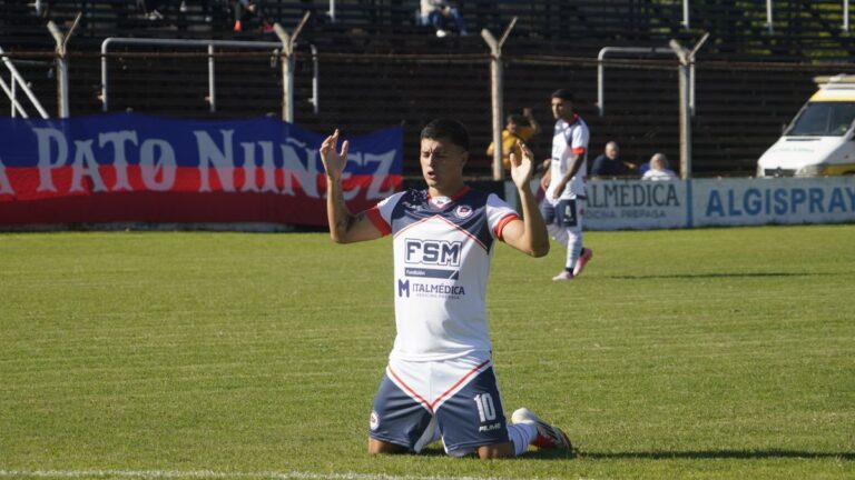 Hizo un hat-trick en la goleada de Central Córdoba pero prefirió resaltar el juego del equipo