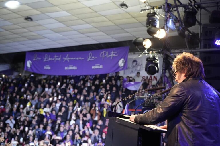 Un Milei moderado: ahora el insulto es piantavotos