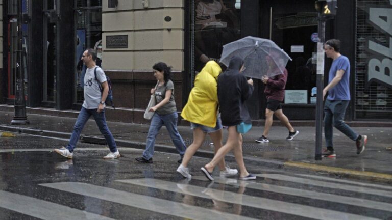 El tiempo en Rosario: lunes con tormentas y doble alerta amarillo para el martes