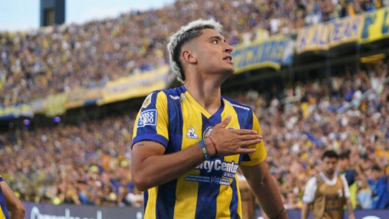 Triunfo y la madre: con el aura de Miguel, Central sonríe y muestra aún más los dientes