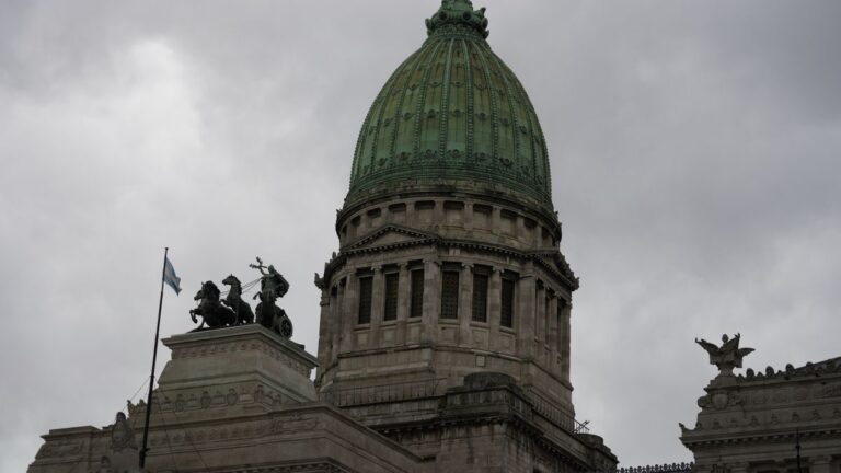 Facultades de Medicina repudian jornada antivacunas en la Cámara de Diputados