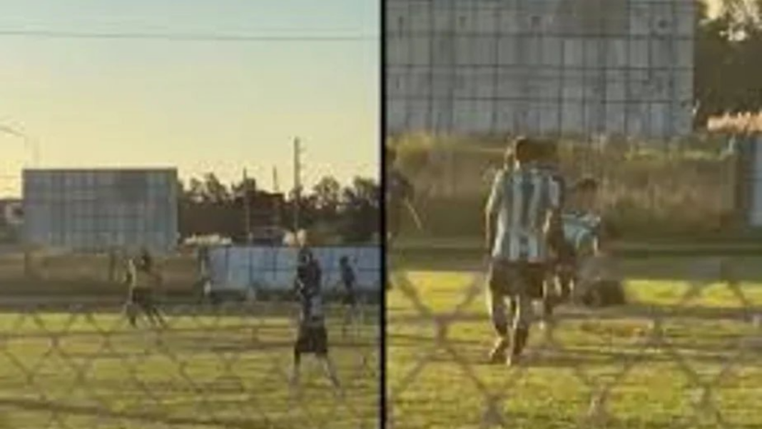 Ilustración de un árbitro de fútbol en un campo de juego, representando el incidente ocurrido en Funes.