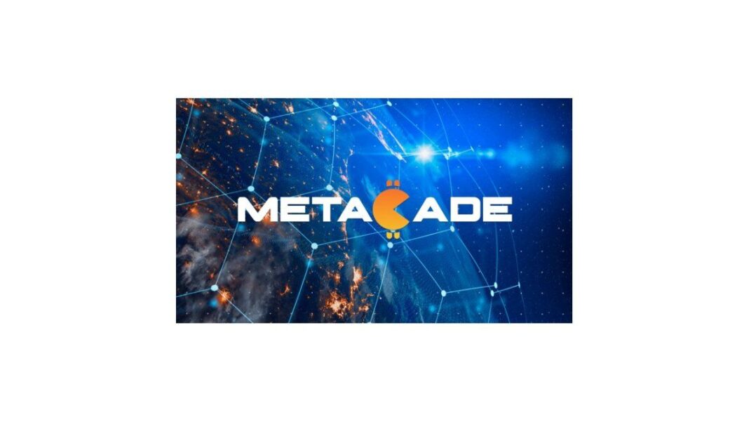 Gráfico comparativo conceptual de tendencias de criptomonedas con logos de MANA y MCADE.