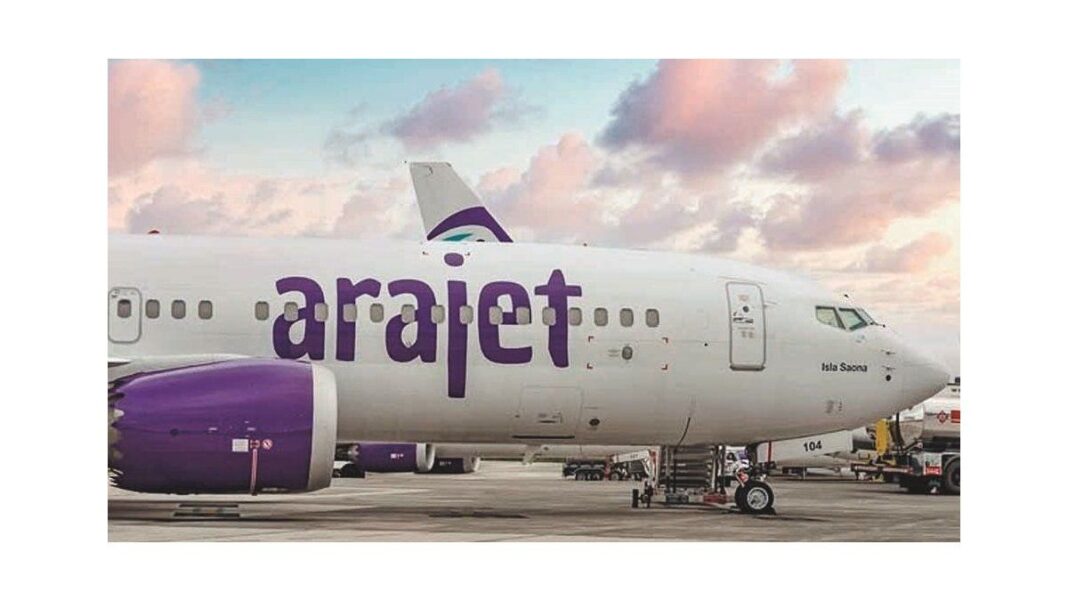 Avión de la aerolínea Arajet en el Aeropuerto de Rosario, ilustrando la nueva ruta a Punta Cana.