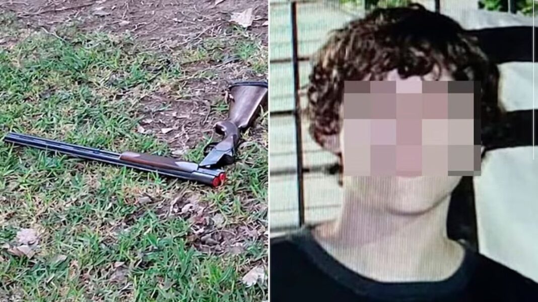 Ilustración genérica de una balanza de la justicia frente a un edificio escolar.