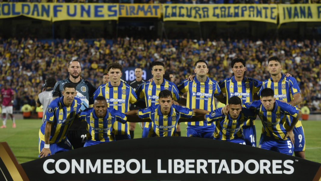 Jugadores de Rosario Central en un partido de la Copa Libertadores