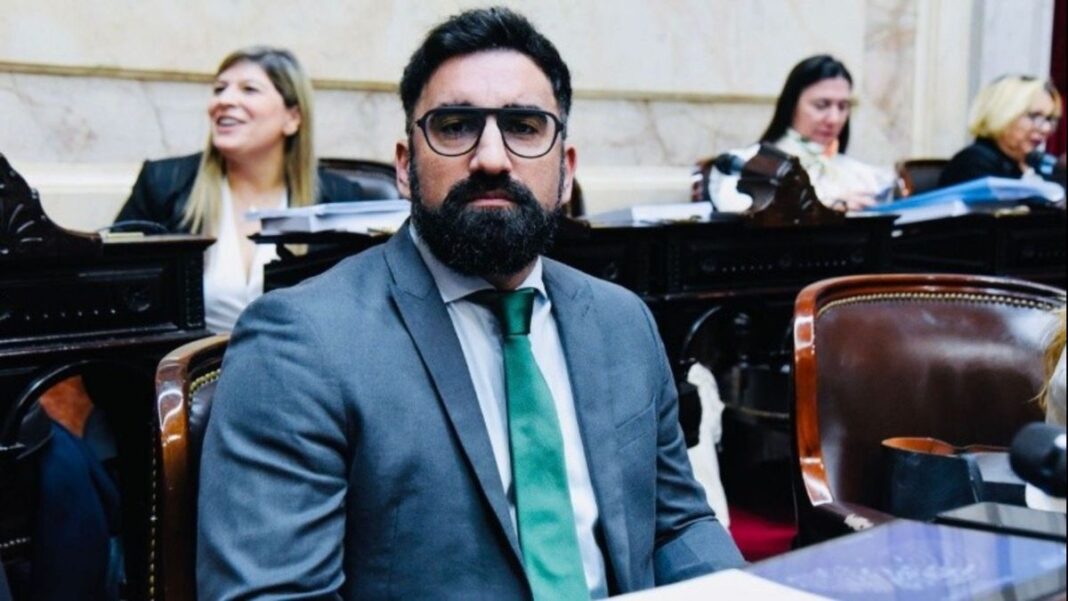 Fotografía del diputado nacional Alejandro Bongiovanni en el Congreso.