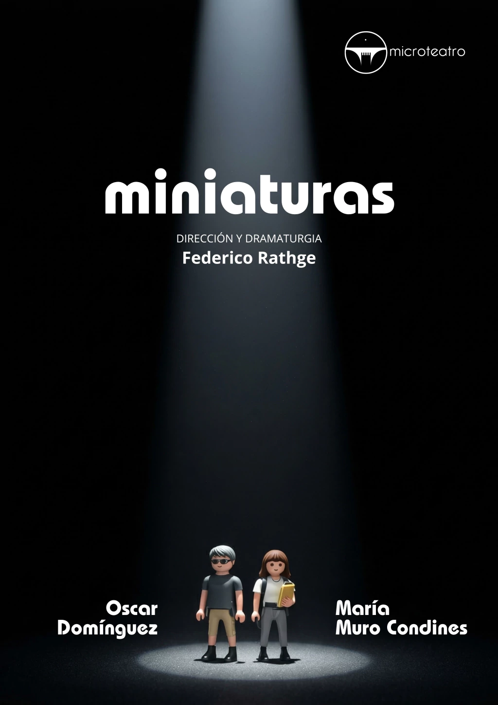 Escena de la obra Miniaturas en Microteatro Rosario, con los actores María Muro y Oscar Domínguez en un entorno oscuro