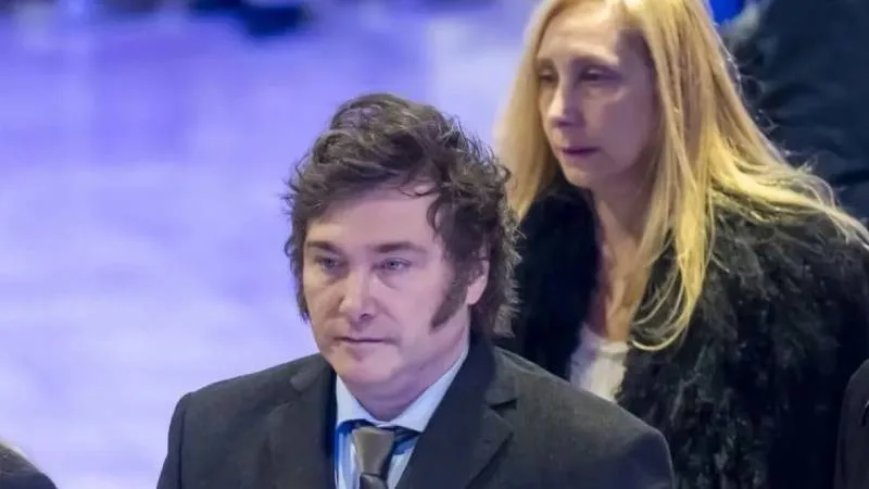 Gráfico representativo de una encuesta de opinión pública sobre política y economía.