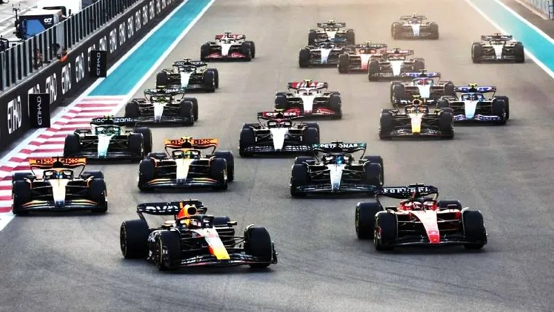 Monoplaza de Fórmula 1 en carrera, representando la discusión técnica actual.