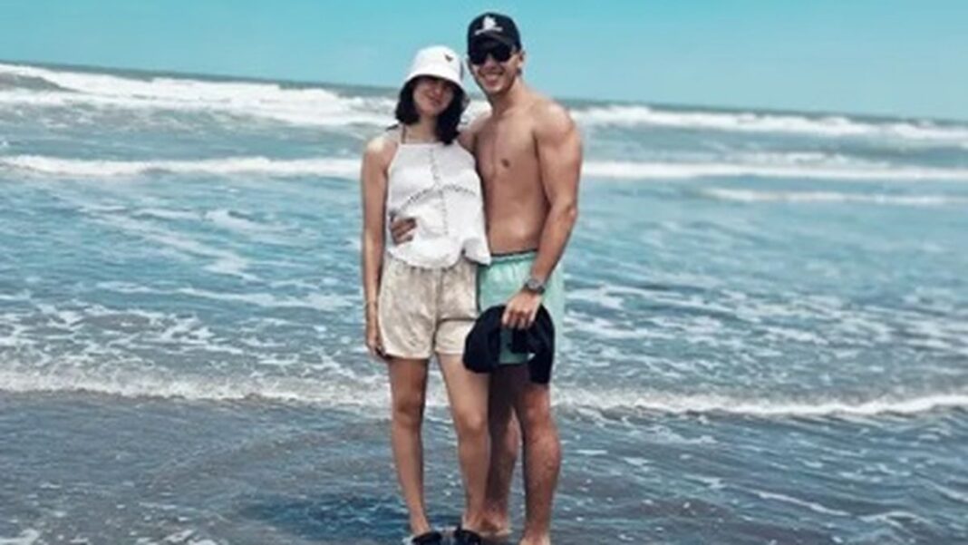 Ilustración genérica de siluetas frente a edificios en Rosario, representando la investigación en curso.