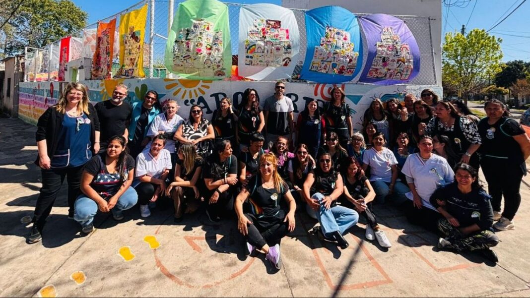 Acto de celebración del 50° aniversario del Jardín de Infantes Arco Iris en Rosario