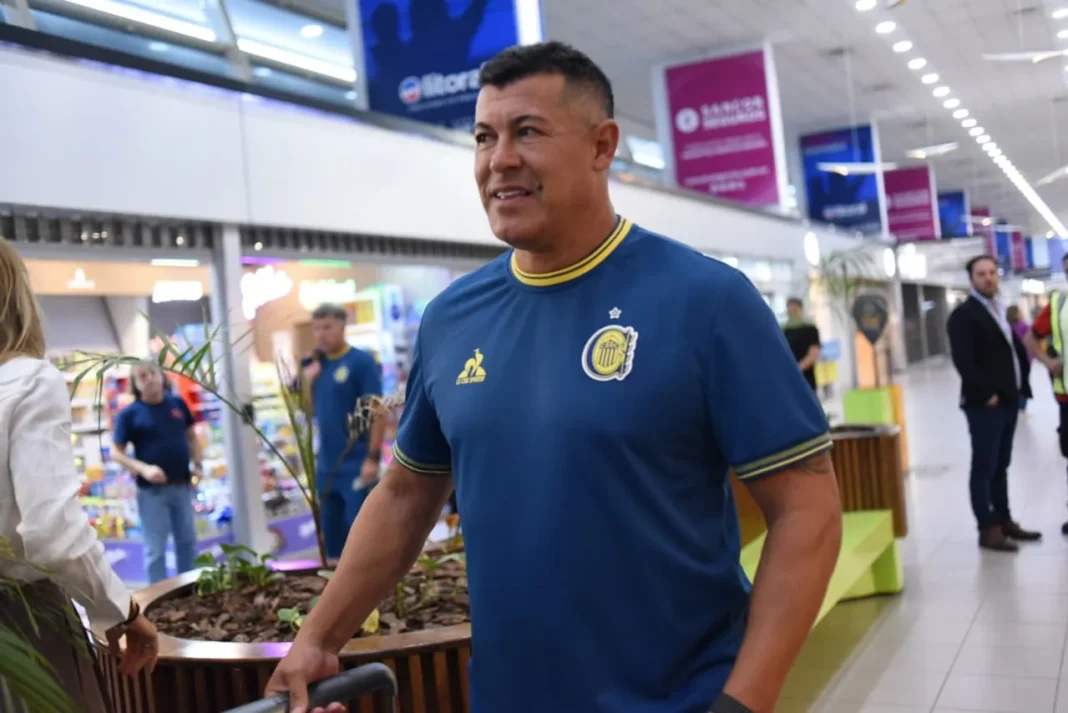 Jorge Almirón, entrenador de Colón, durante una conferencia de prensa.