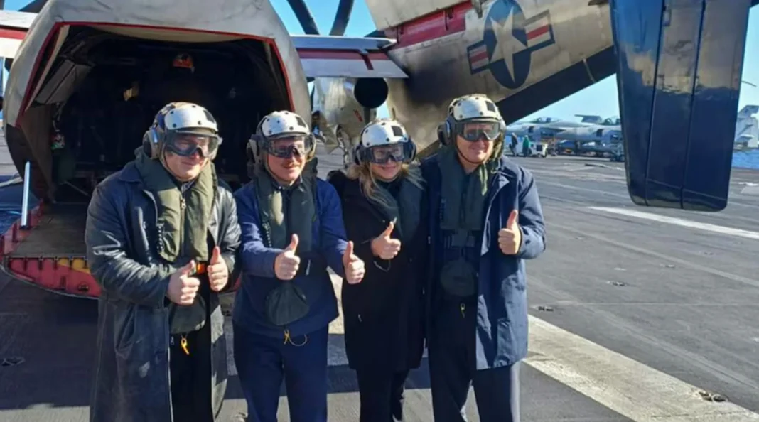 Presidente Javier Milei a bordo del portaviones USS Nimitz en Mar del Plata