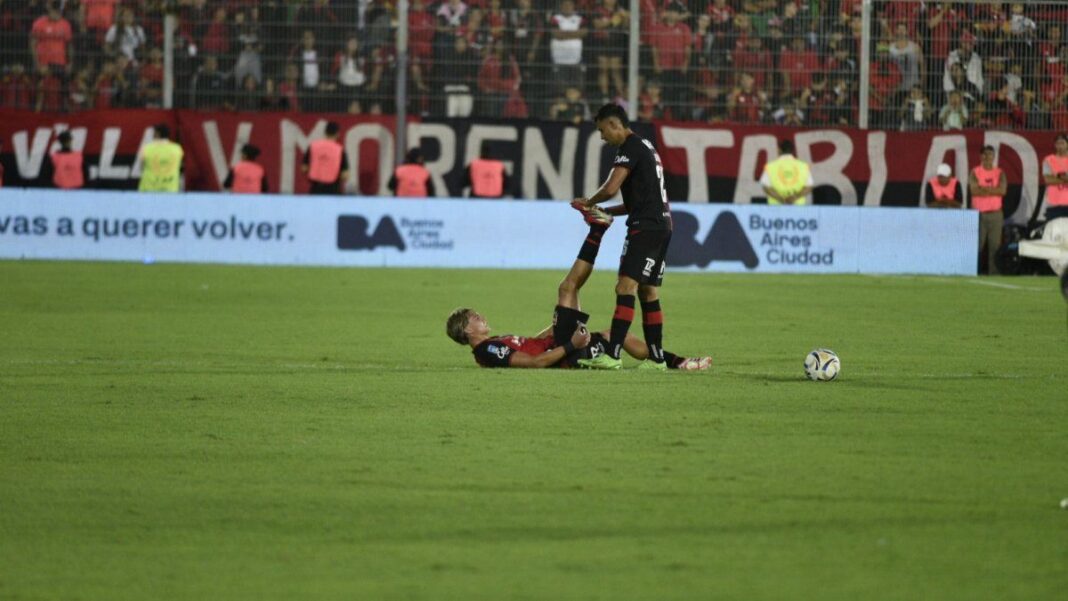 Jugadores de Newell's Old Boys durante un entrenamiento en el Parque Independencia