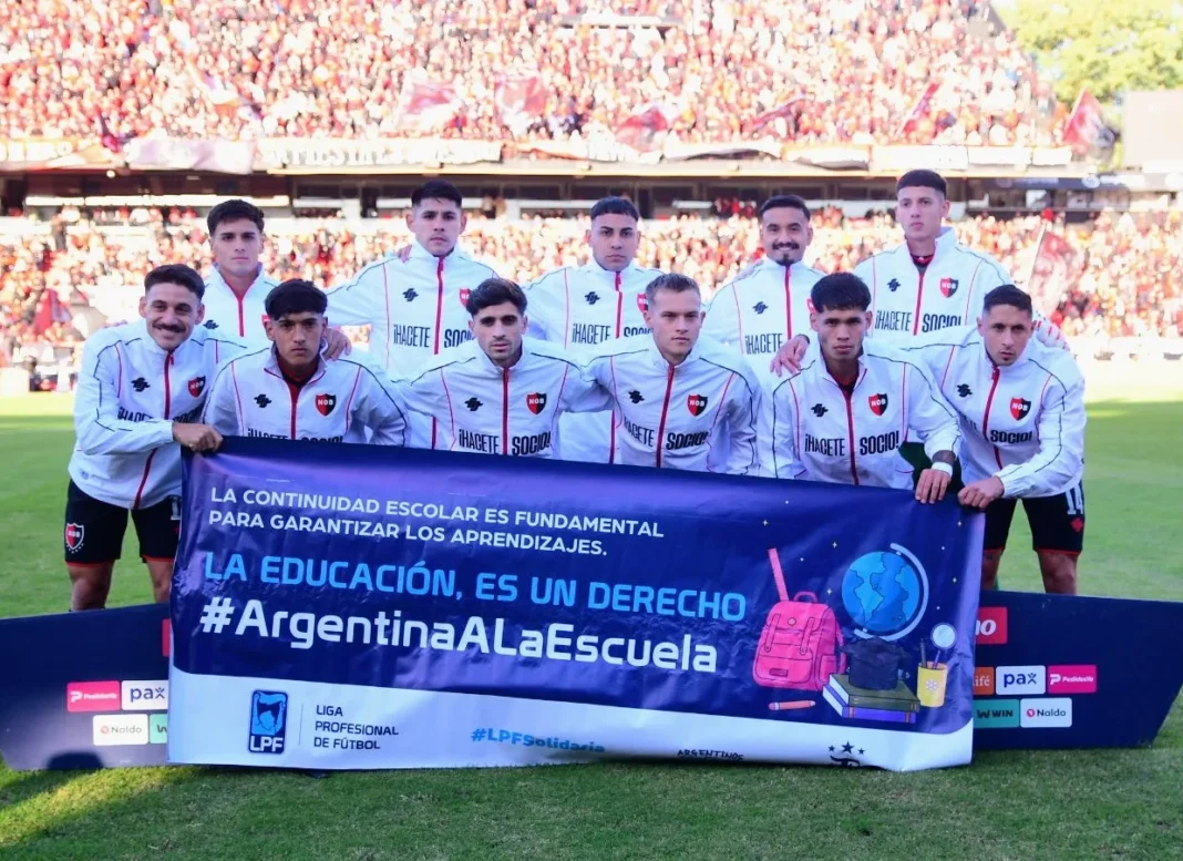 Luciano Regiardo y Joaquín Reinatti durante el partido de Newell's