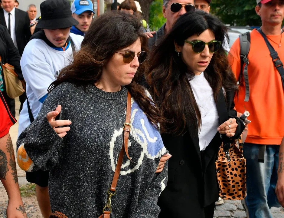 Sala de audiencias o símbolo de la justicia, en referencia al juicio por la muerte de Diego Maradona.