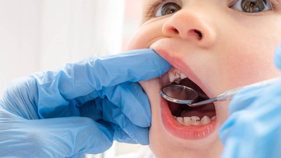 Niño en consultorio odontológico en Rosario