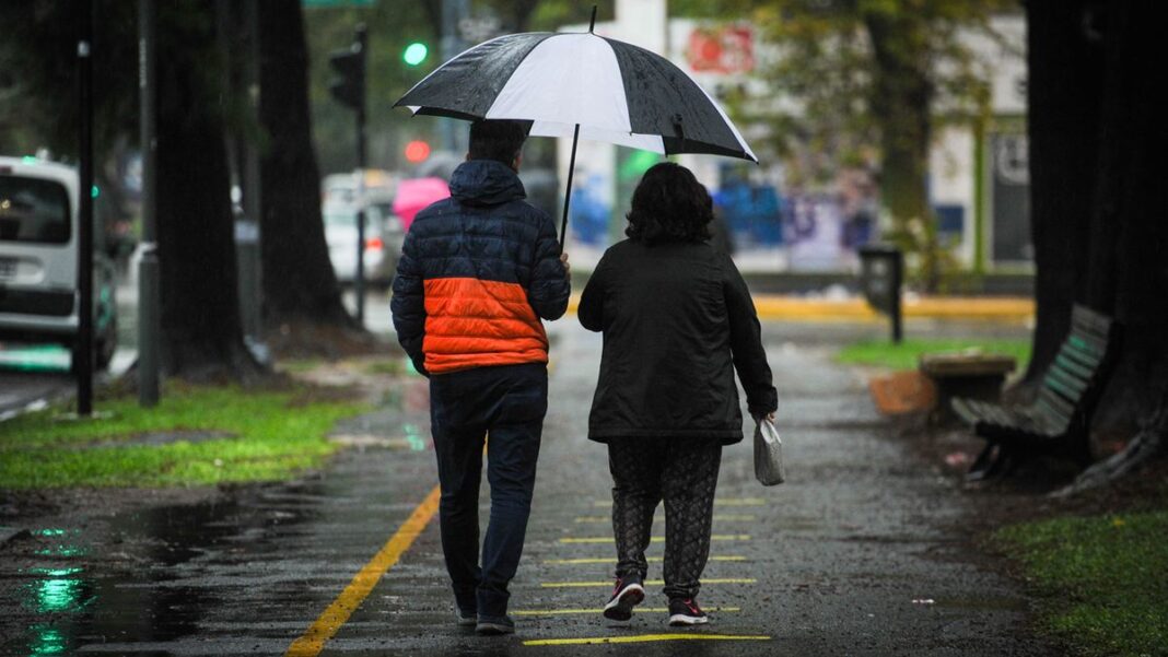 Cielo nublado sobre la ciudad de Rosario, representando un día inestable.