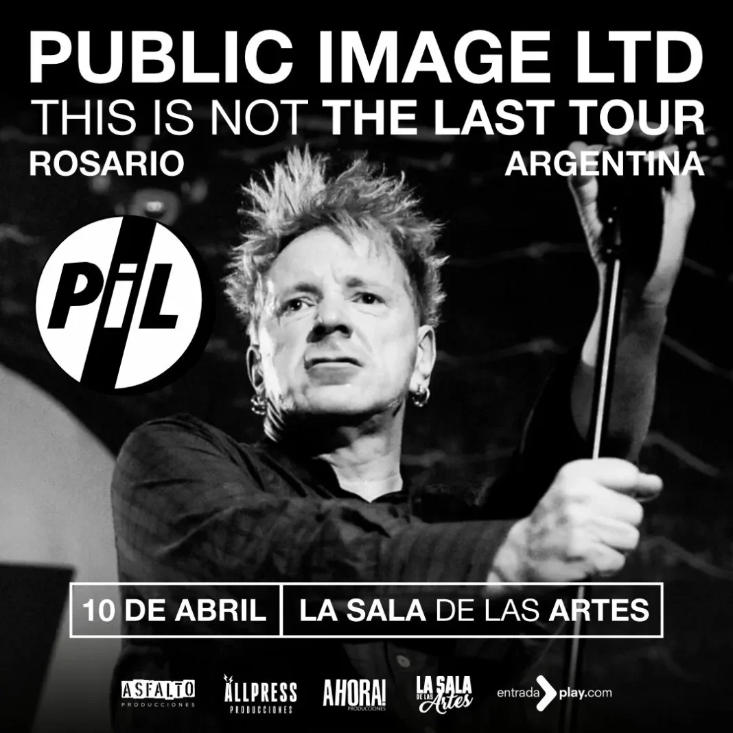 John Lydon, vocalista de Public Image Ltd, durante una presentación en vivo.