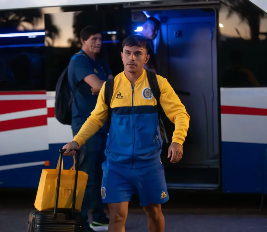 Plantel de Rosario Central previo al partido contra Huracán en el Torneo Apertura 2026.