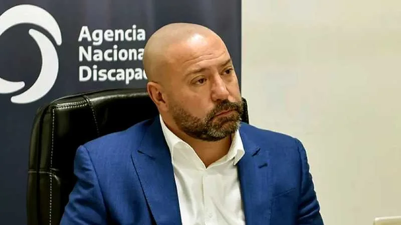 Imagen del ex titular de la Andis, Diego Spagnuolo, llegando a los tribunales federales de Retiro