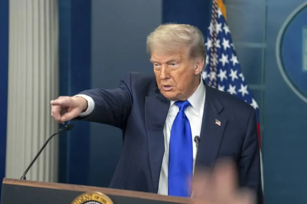 Donald Trump durante un discurso oficial.