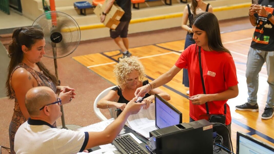 Acto inaugural de la Facultad de Ciencias del Movimiento Humano y del Cuidado de la UNR en Rosario.