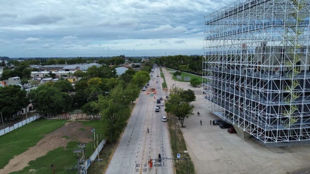 Avenida Ayacucho renovada con doble carril y bicisenda central en Rosario